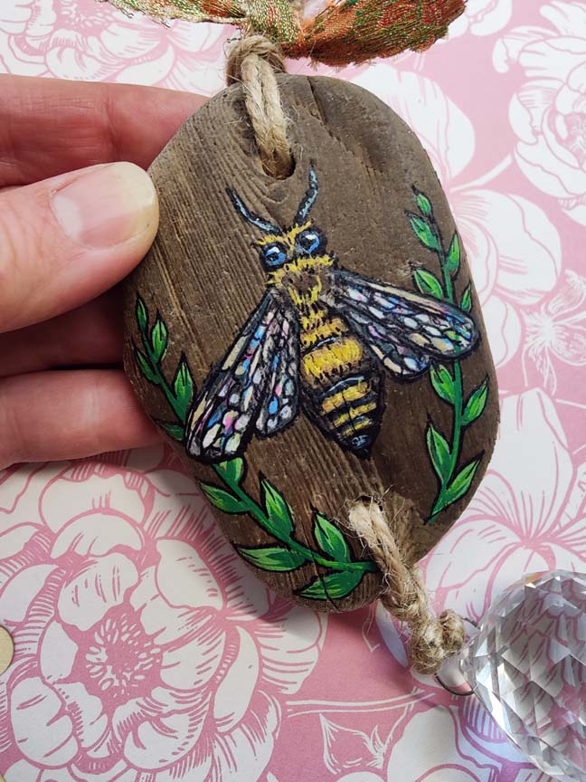 HONEYBEE Painted Driftwood Suncatcher